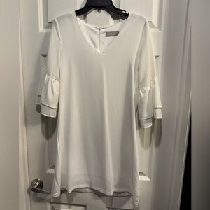 Chic White Tunic Dress with Ruffled Sleeves